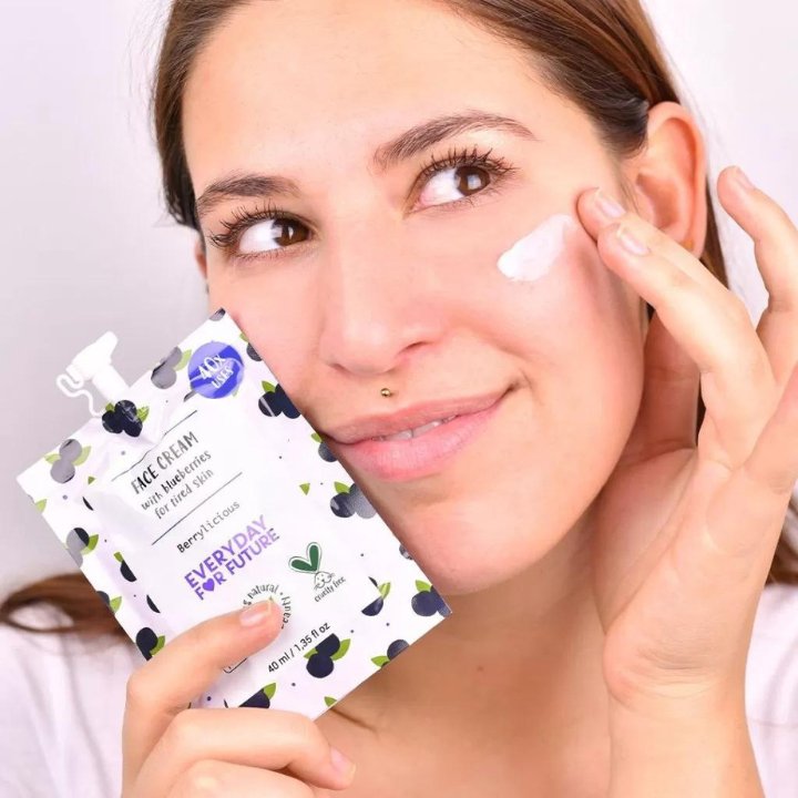 UUTTA! Everyday For Future Rauhoittava kasvovoide Berrylicious, 40 ml - 4Organic Store (Luomukaista)