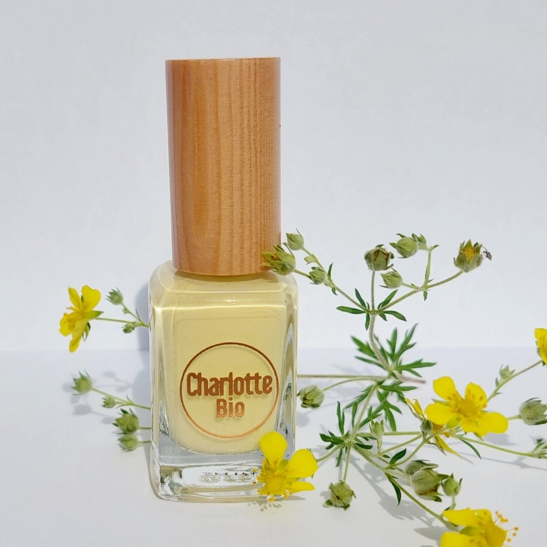 UUTUUS! Charlotte Bio Kynsilakka 17, Jaune Pastel, 10 ml - 4Organic Store (Luomukaista)