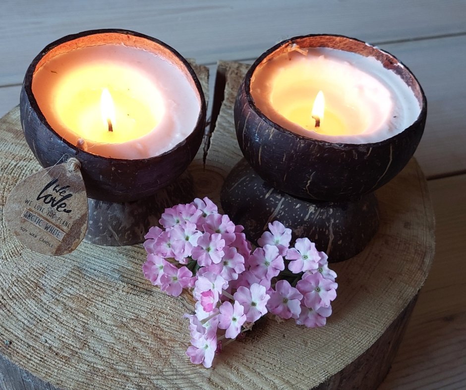 We Love the Planet - tuoksuva kookoskynttilä Arctic White - 4Organic Store (Luomukaista)